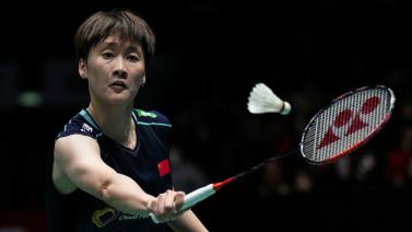 赛事中以 赛事中以